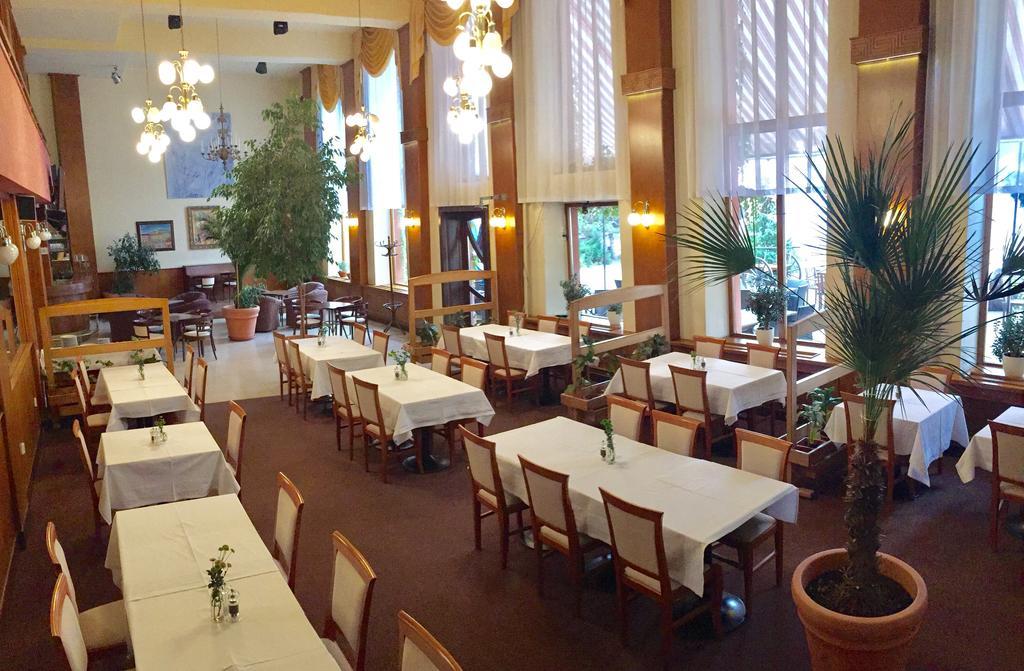 Hotel & Penzion Grand Matej Banská Štiavnica Kültér fotó