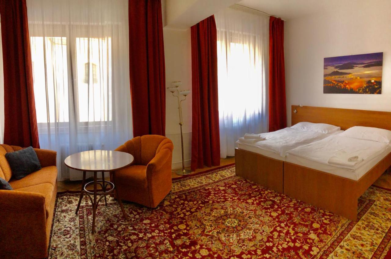Hotel & Penzion Grand Matej Banská Štiavnica Kültér fotó